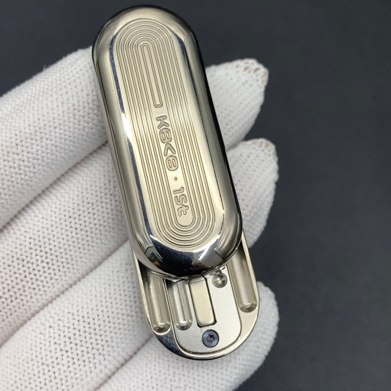 Floating Cloud Titanium Polished