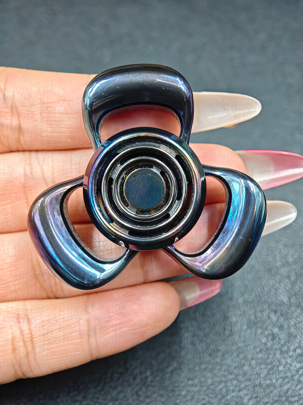 Three-Leaf Horizon Zirconium