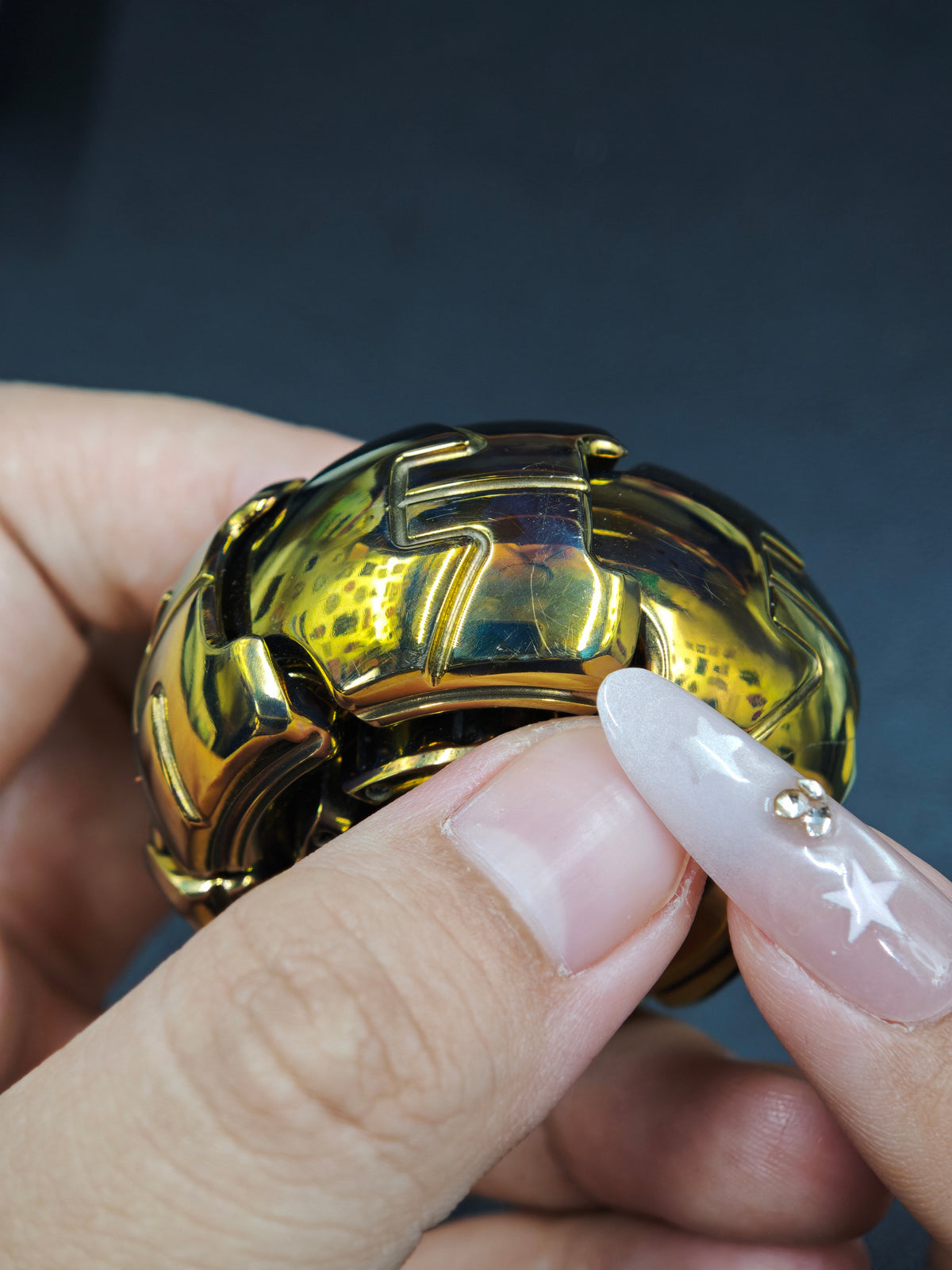 Pillbug Shell Opening Zirconium Gold Plated